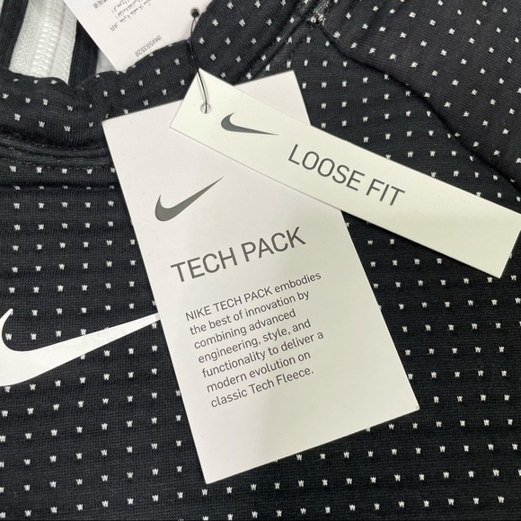 Nike Sportswear Tech Pack Women's Fleece Pullover - Picture 10 of 10